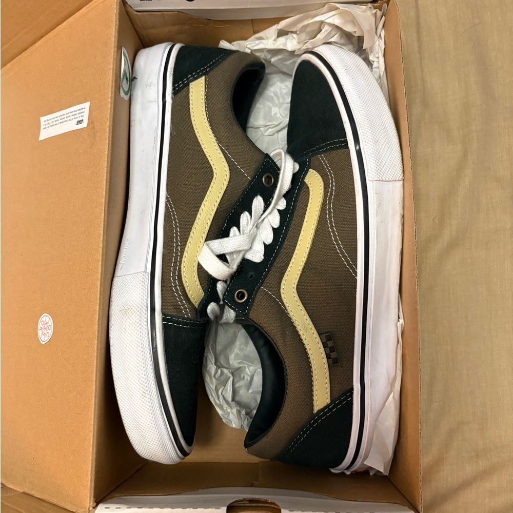 Vans Black and Tan low cut